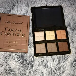Too faced cocoa contour and highlighting palette